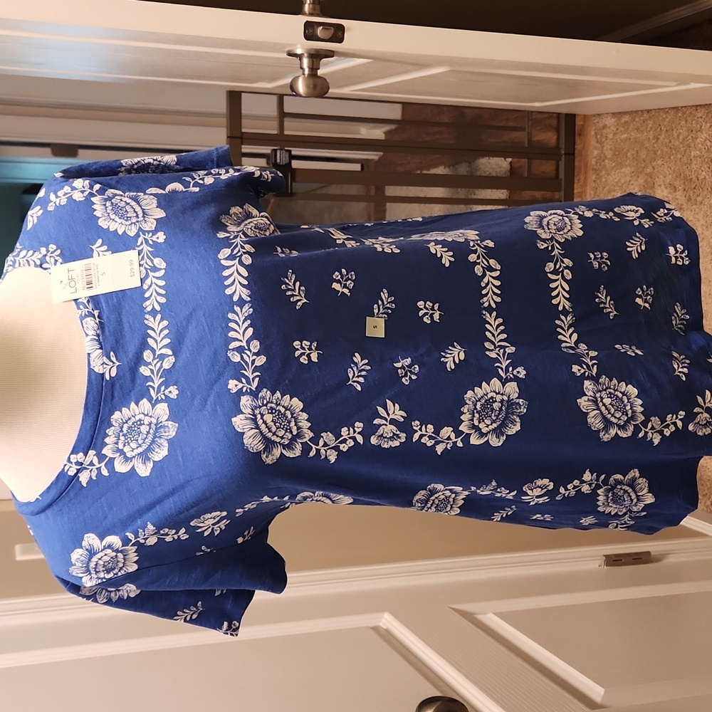 LOFT Blue Floral Short Sleeve T-Shirt